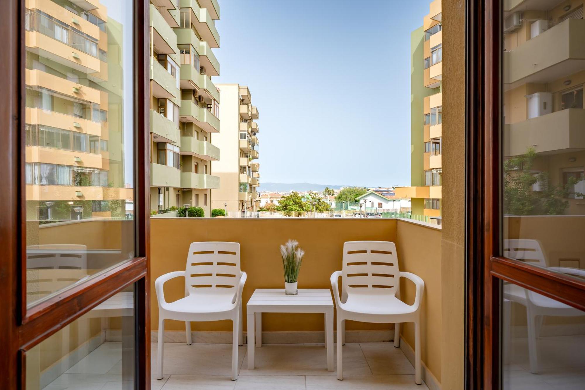 Kalbia Apartment Or Rooms Renovated, Functional, Intimate And More Cagliari Exteriör bild