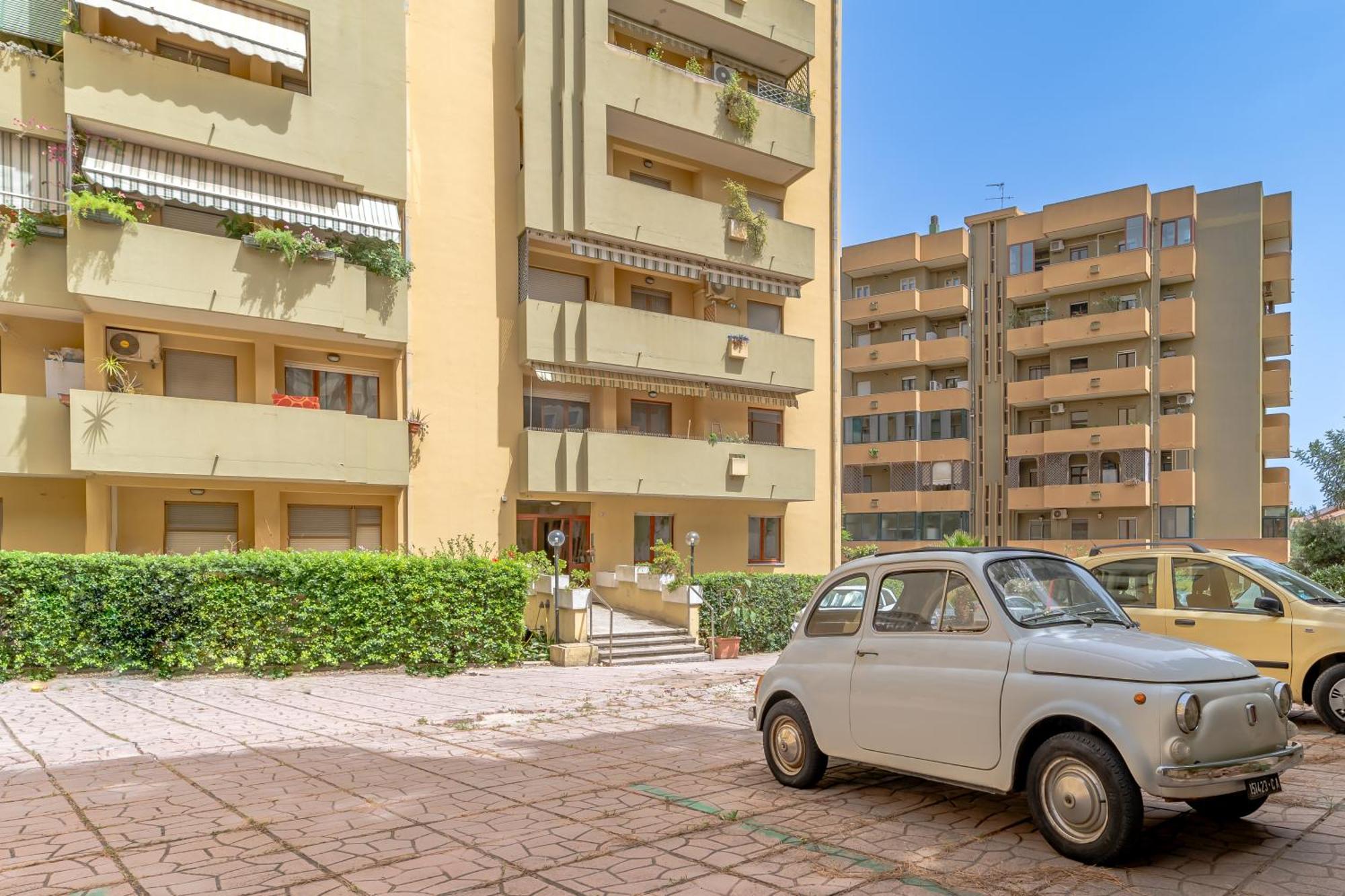 Kalbia Apartment Or Rooms Renovated, Functional, Intimate And More Cagliari Exteriör bild